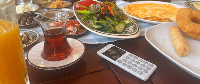 Summer Detox: 35 Days Without a Smartphone — From Campsites to Istanbul