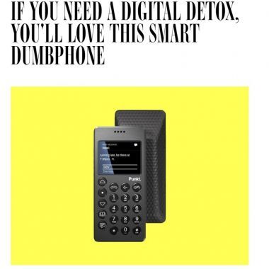 IF YOU NEED A DIGITAL DETOX, YOU'LL LOVE THIS SMART DUMBPHONE