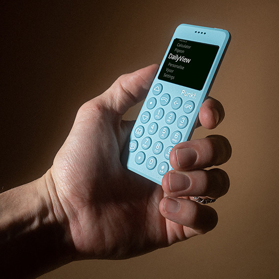 hand holding the MP02 blue mobile phone with the dailyview application on the screen 